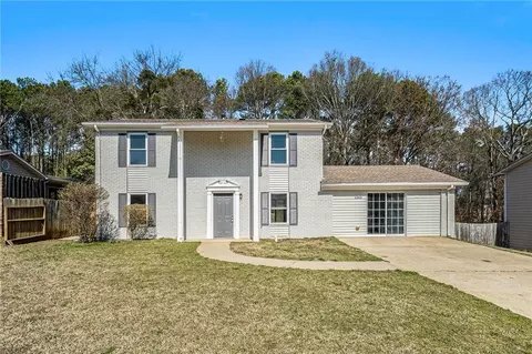 6563 Bent Creek Dr, Rex, GA 30273