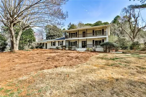 2239 Stratmor Dr, Stone Mountain, GA 30087