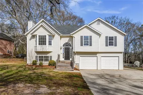 180 Mckinley Ct, Powder Springs, GA 30127