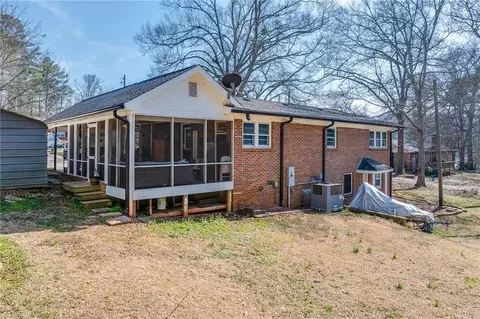 Exterior - 482 Scott St, Commerce, GA 30529 photo 10 of 11