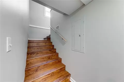 Entry Way - 482 Scott St, Commerce, GA 30529 photo 3 of 3