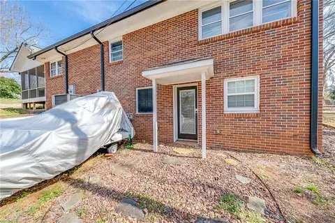 Exterior - 482 Scott St, Commerce, GA 30529 photo 7 of 11