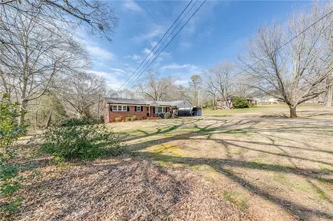 Exterior - 482 Scott St, Commerce, GA 30529 photo 2 of 11