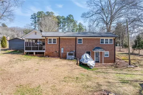 Exterior - 482 Scott St, Commerce, GA 30529 photo 9 of 11