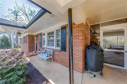 Exterior - 482 Scott St, Commerce, GA 30529 photo 4 of 11