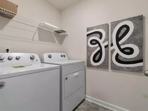 8266 Castleton Dr, Fairburn, GA 30213 photo 11