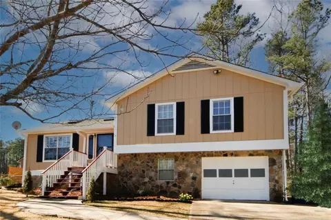 1809 Oriole Trl, Lithia Springs, GA 30122