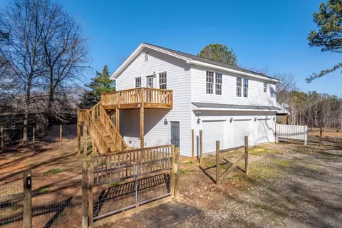 Exterior - 1811 Rock Creek Rd, Toccoa, GA 30577 photo 3 of 14