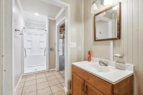 Bath - 1811 Rock Creek Rd, Toccoa, GA 30577 photo 2 of 2