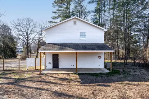Exterior - 1811 Rock Creek Rd, Toccoa, GA 30577 photo 6 of 14