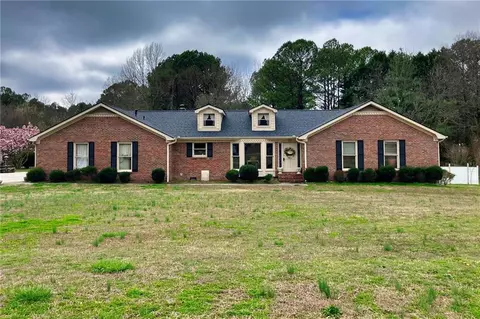 2501 Stone Dr, Lilburn, GA 30047