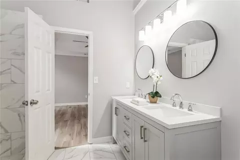 Bath - 70 Fairview Chase, Covington, GA 30016 photo 3 of 4