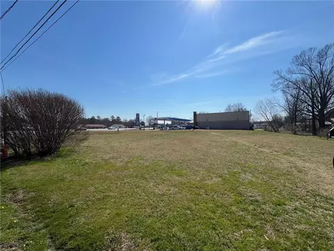 130 Elm St, Adairsville, GA 30103