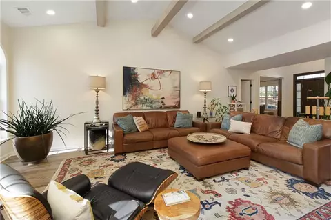 Living - 505 Heddingham Ct, Milton, GA 30004 photo 6 of 7