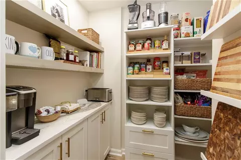 Kitchen - 505 Heddingham Ct, Milton, GA 30004 photo 10 of 10