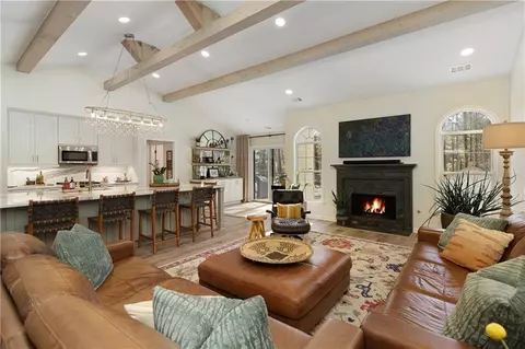 Living - 505 Heddingham Ct, Milton, GA 30004 photo 3 of 7
