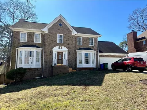 5682 Mountain Cres, Stone Mountain, GA 30087