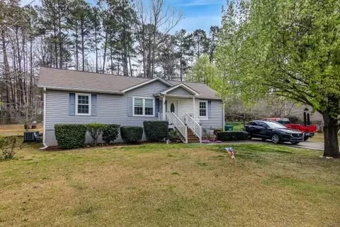 319 Dillon Dr, Douglasville, GA 30134