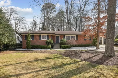 1047 Vistavia Cir, Decatur, GA 30033