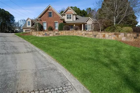 2630 Grassview Dr, Alpharetta, GA 30004