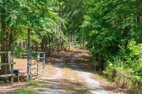 3143 Demooney Rd, College Park, GA 30349