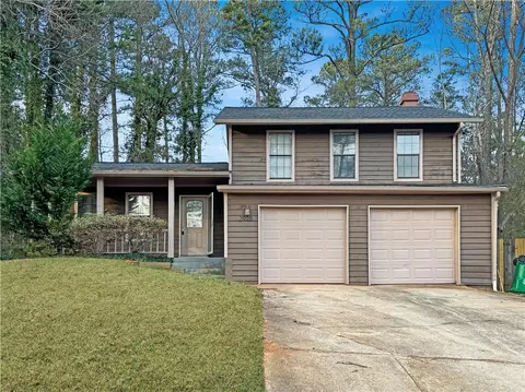 3928 W Wood Path, Stone Mountain, GA 30083