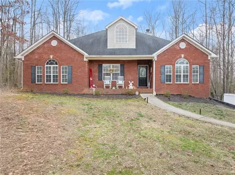 134 Millwood Dr, Commerce, GA 30529