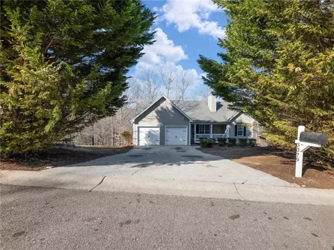 3379 Royal Oaks Dr, Gainesville, GA 30506