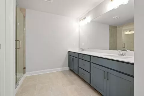 Bath - 3925 Cavalier Way, Duluth, GA 30097 photo 4 of 5