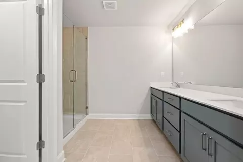 Bath - 3925 Cavalier Way, Duluth, GA 30097 photo 3 of 5