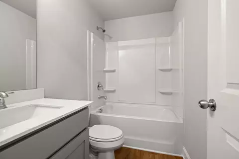 Bath - 3925 Cavalier Way, Duluth, GA 30097 photo 2 of 5