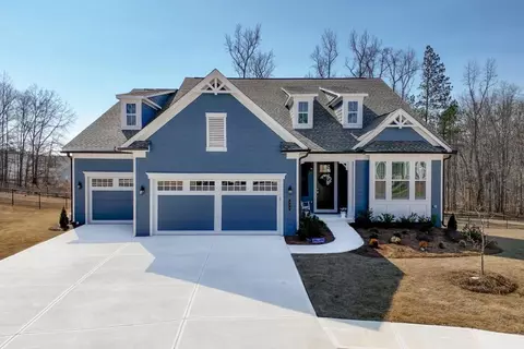 211 Rabun Ct, Hoschton, GA 30548