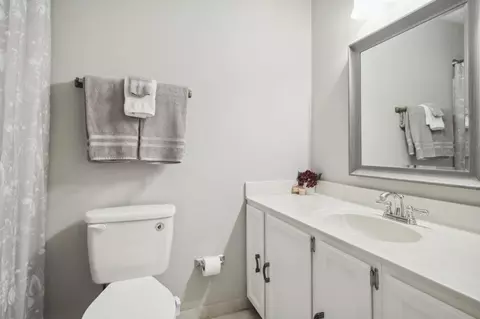 Bath - 4003 Elm St, Chamblee, GA 30341 photo 3 of 3