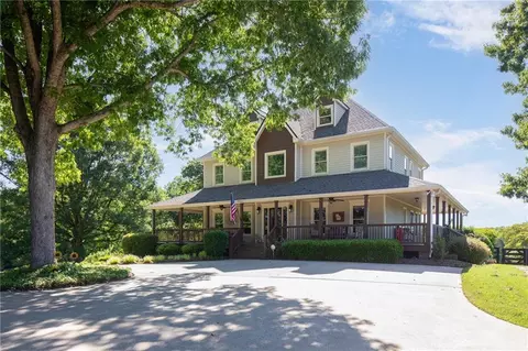 5850 Hendrix Rd, Cumming, GA 30040