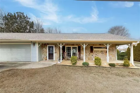 96 Farmington Dr, Woodstock, GA 30188