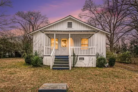 33 E Porter St SE, Cartersville, GA 30120