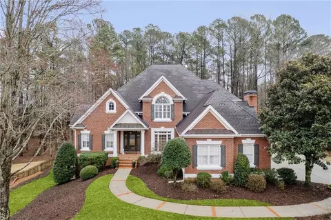 245 Oakhurst Leaf Dr, Alpharetta, GA 30004
