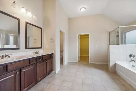 Bath - 209 Traditions Ln, Hampton, GA 30228 photo 4 of 8