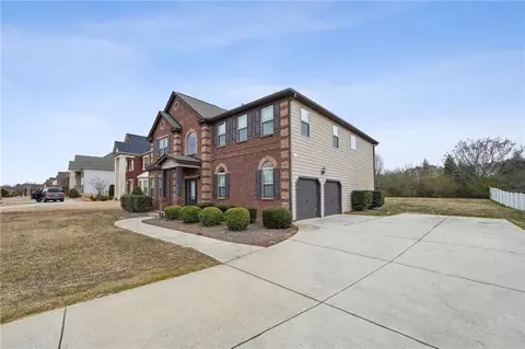Exterior - 209 Traditions Ln, Hampton, GA 30228 photo 3 of 8