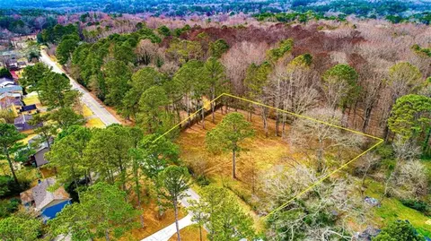 399 Martin Rd, Stone Mountain, GA 30088