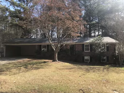 2838 The Meadows Way, College Park, GA 30349