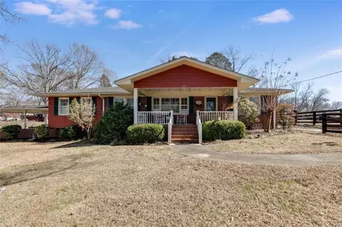 277 Monroe St, Tallapoosa, GA 30176