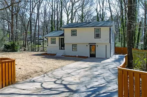 762 Maple Dr, Riverdale, GA 30274