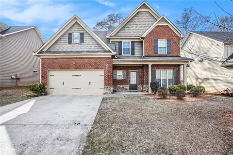 370 Autumn Bluff Dr, Lawrenceville, GA 30044