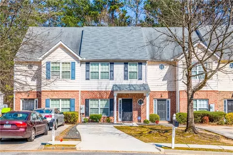 215 Brookview Dr, Riverdale, GA 30274