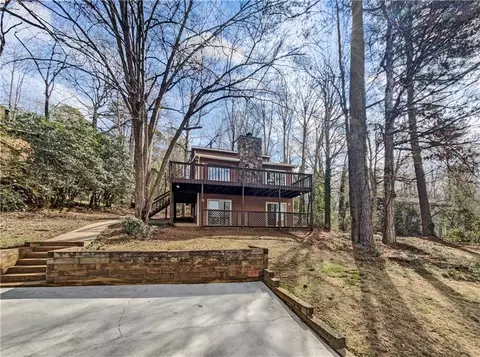 8709 Lake Dr, Snellville, GA 30039