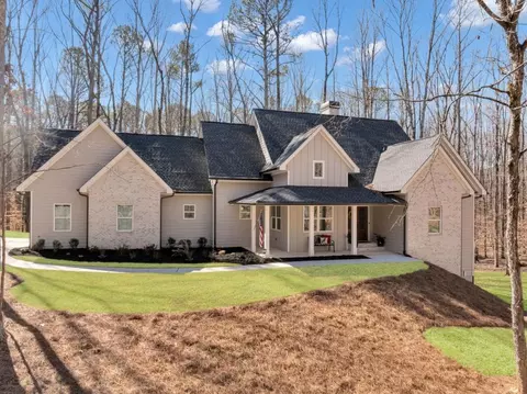 945 Victoria Landing Dr, Woodstock, GA 30189