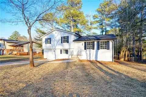 7554 Tamora Ln, Riverdale, GA 30274