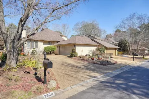 2620 Links End, Roswell, GA 30076