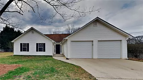 19 Ridgefield Dr, Douglasville, GA 30134